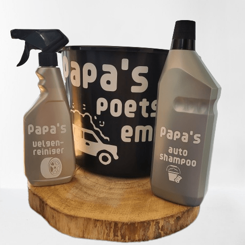 Gevulde poetsemmer met de tekst Papa's poets emmer, met velgenreiniger en autoshampoo, van FlexMade