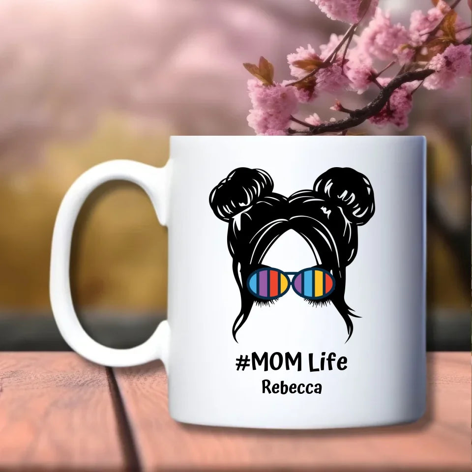 #momlife - gepersonaliseerde beker - Moeder met mom bun - Moederleven - debekershop.nl - Moederdagcadeau