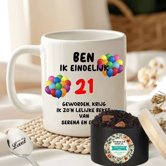 Set: Ben ik eindelijk [leeftijd] - Beker + lepel + thee - Cadeau pakket verjaardagscadeau