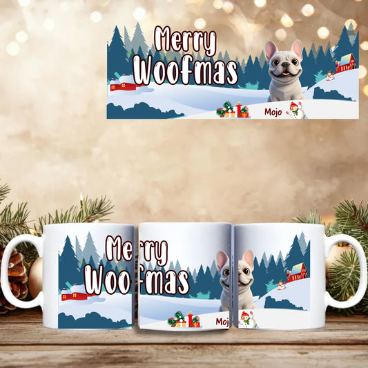 Merry Woofmas beker met winterbos, een hondje met kerstmuts, cadeaus en de naam van je hond, drie aanzichten, FlexMade