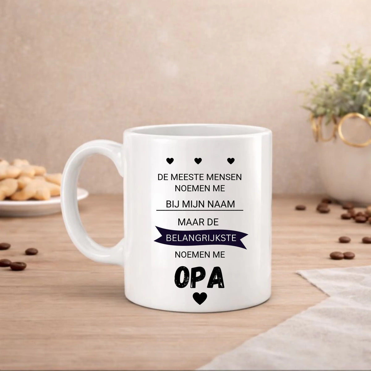 Set van 2 bekers De meeste mensen: de beker Opa met de tekst de belangrijkste noemen me Opa, met hartjes