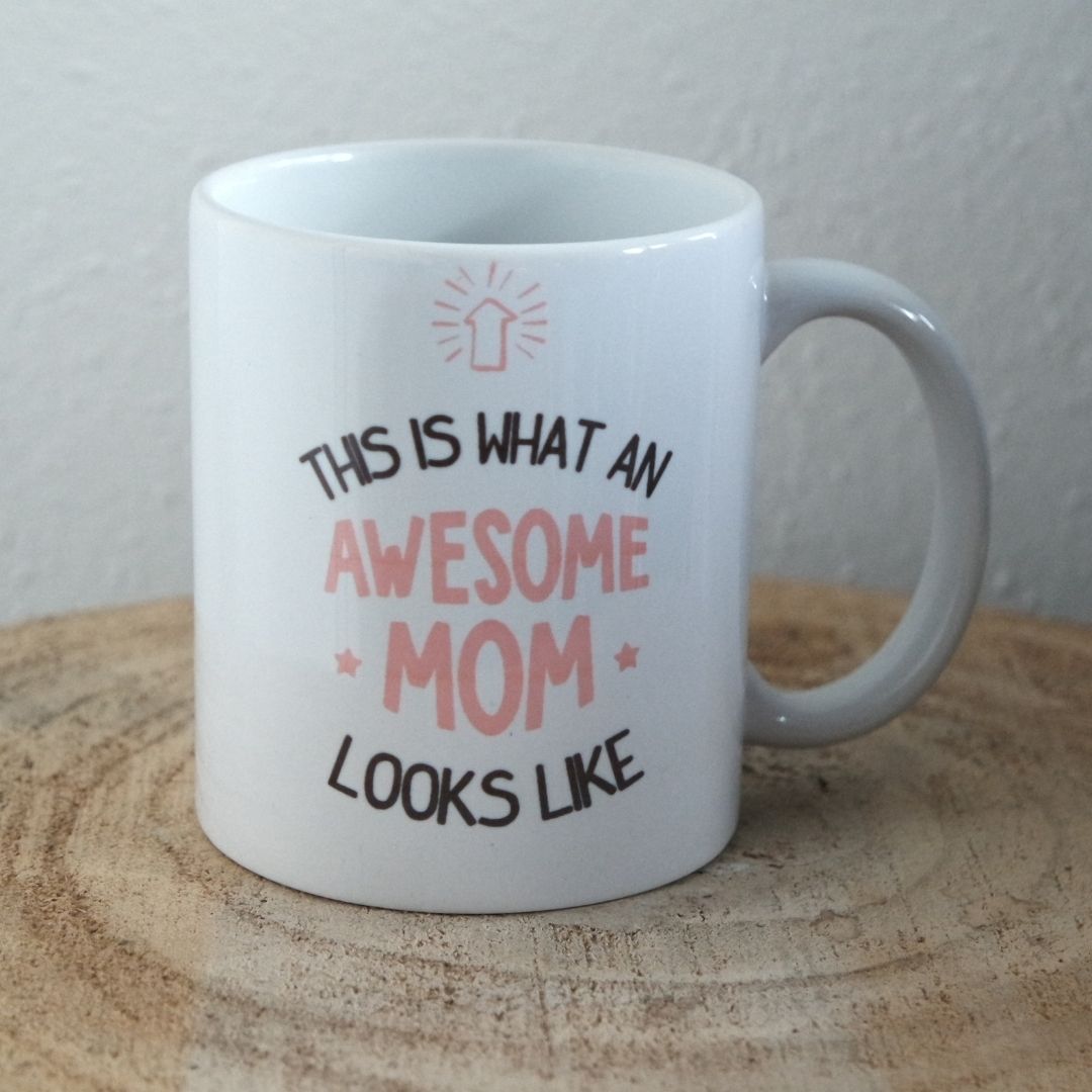 Beker Awesome mom met de tekst This is what an awesome mom looks like in roze en zwart, FlexMade