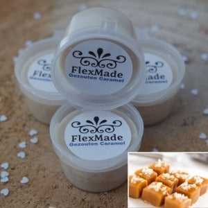 Crèmekleurige Gezouten Karamel waxmelts in bakjes met etiket, met een kleine foto van karamelblokjes, FlexMade