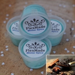 Winter Spice geuren: bakjes waxmelts van FlexMade met het etiket Winter Spice, met kaneel en steranijs