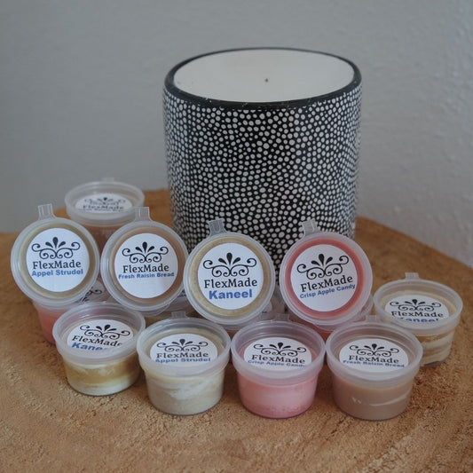 Waxmeltpakket Herfst: waxmelts van FlexMade in herfstgeuren zoals appelstrudel en kaneel, met een zwart-witte geurbrander
